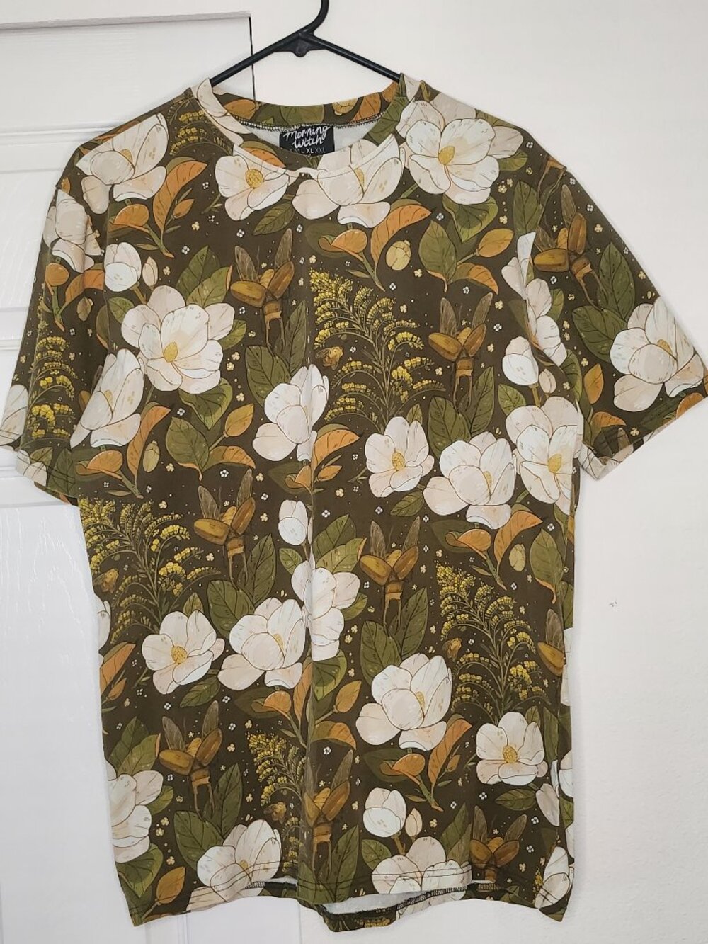 Morning Witch Magnolia Print T-Shirt All Over Botanical Beetle Floral
